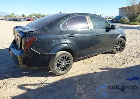 2014 Chevrolet Sonic Lt Auto z USA, uszkodzony, nr VIN 1G1JC5SG6E4129209